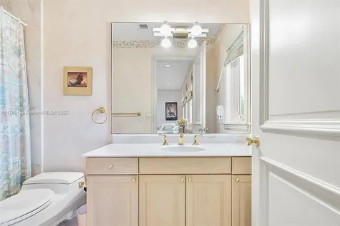 3504 Bayshore Villas Drive Miami FL 33133