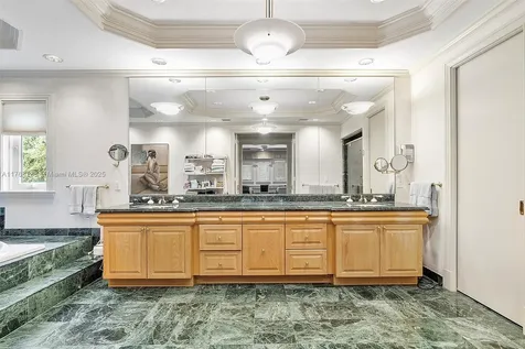 3504 Bayshore Villas Drive Miami FL 33133