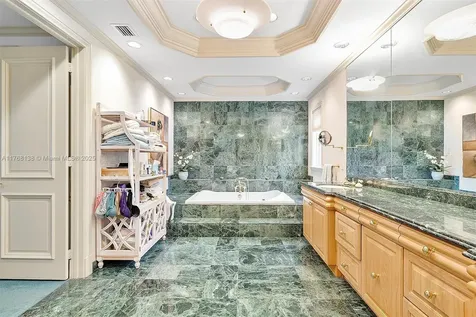 3504 Bayshore Villas Drive Miami FL 33133