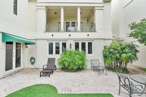 3504 Bayshore Villas Drive Miami FL 33133