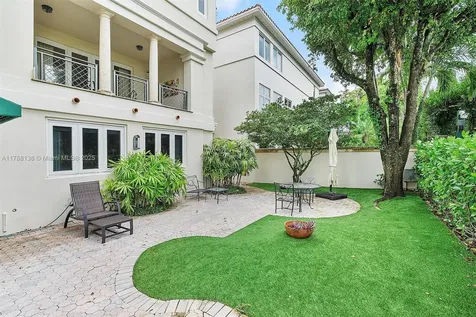 3504 Bayshore Villas Drive Miami FL 33133