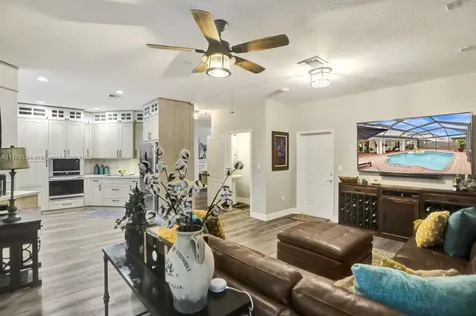 6450 SW 157th Place Miami FL 33193