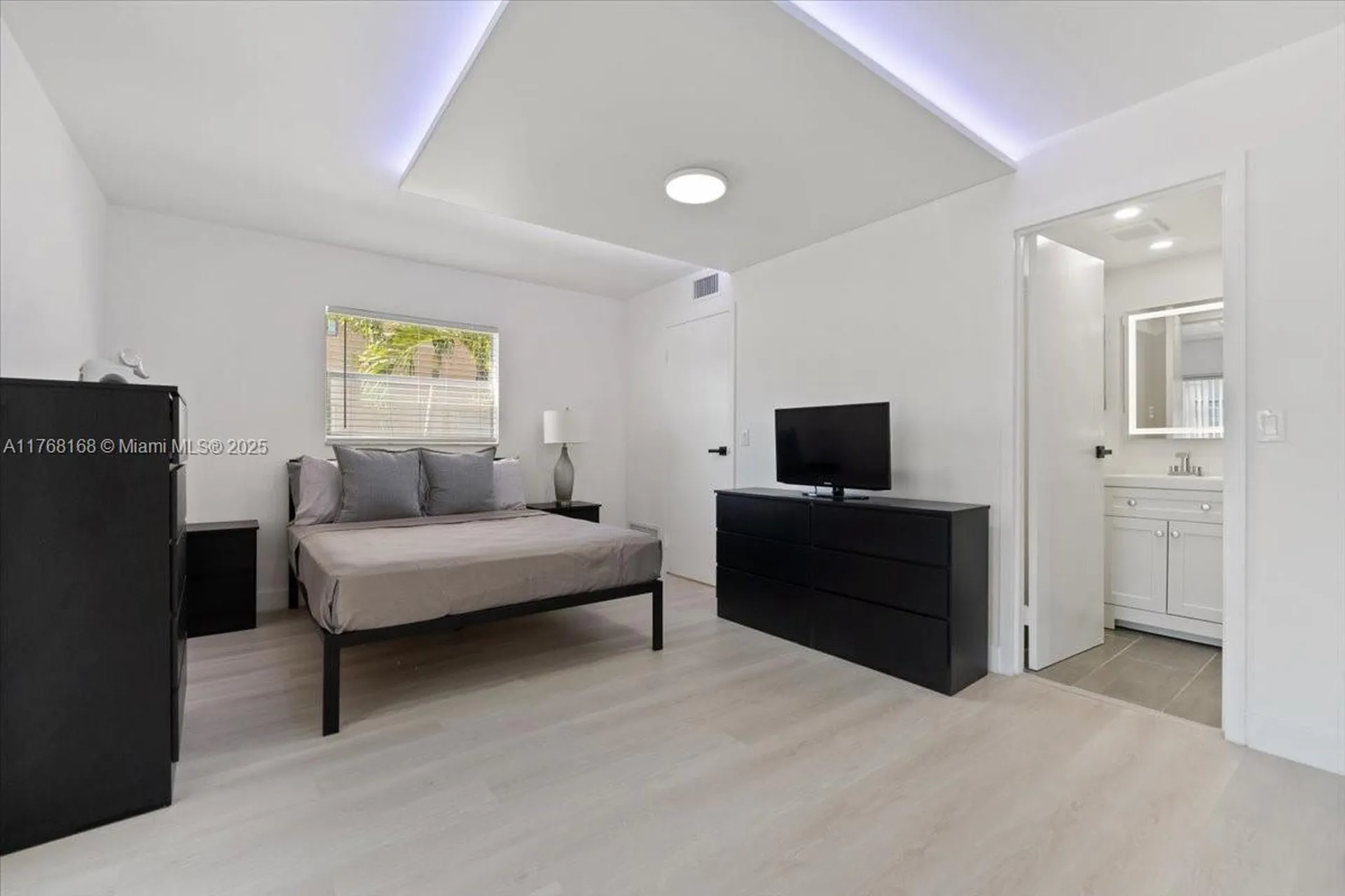 590 Brittany M Delray Beach FL 33446