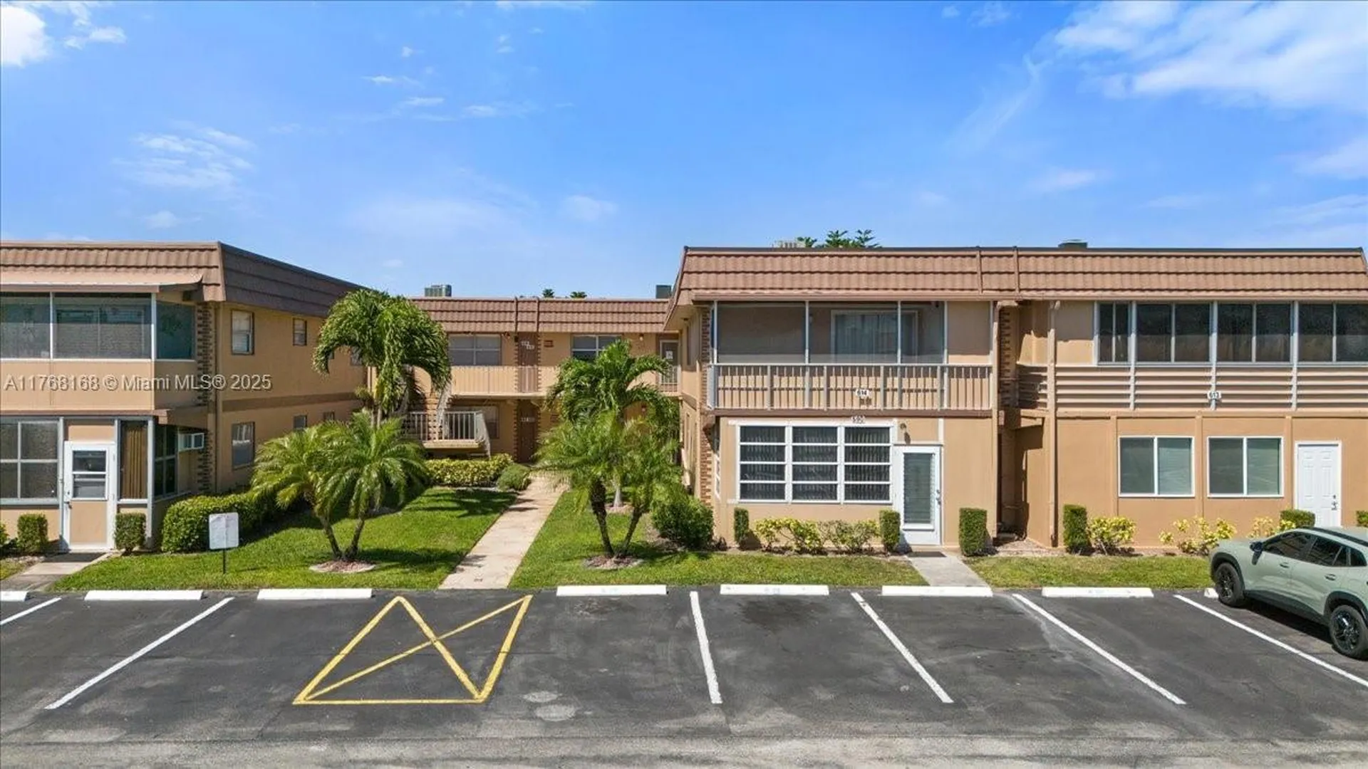 590 Brittany M Delray Beach FL 33446