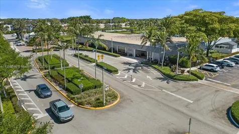 590 Brittany M Delray Beach FL 33446