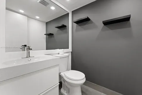 590 Brittany M Delray Beach FL 33446