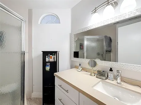 985 SW 113th Terrace Pembroke Pines FL 33025