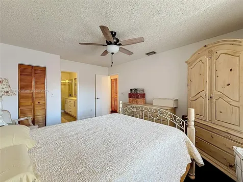 985 SW 113th Terrace Pembroke Pines FL 33025