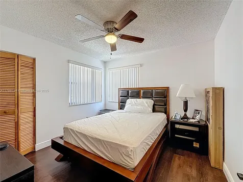 985 SW 113th Terrace Pembroke Pines FL 33025