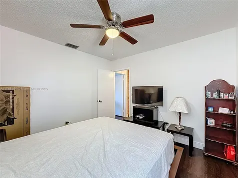985 SW 113th Terrace Pembroke Pines FL 33025