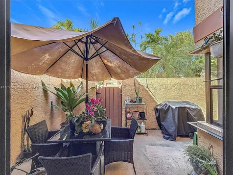 985 SW 113th Terrace Pembroke Pines FL 33025