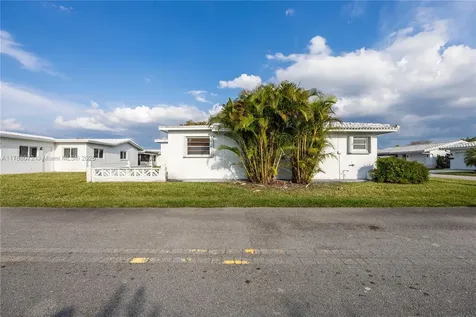 8211 NW 59th Court Tamarac FL 33321