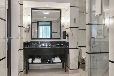 4391 Collins Avenue Miami Beach FL 33140