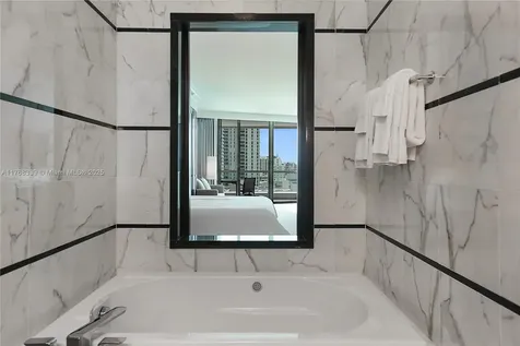 4391 Collins Avenue Miami Beach FL 33140