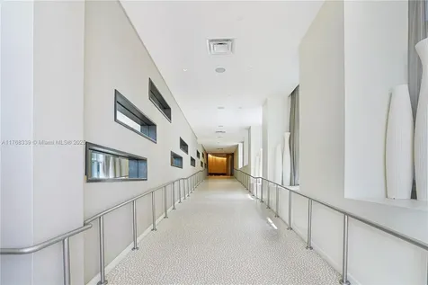 4391 Collins Avenue Miami Beach FL 33140