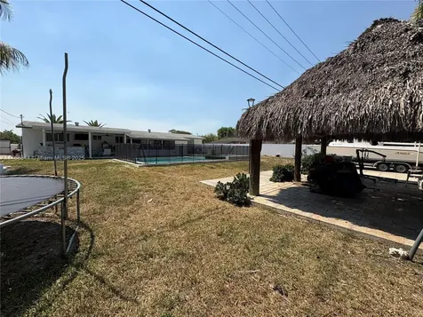 9545 SW 181st Terrace Palmetto Bay FL 33157