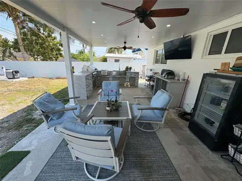 9545 SW 181st Terrace Palmetto Bay FL 33157