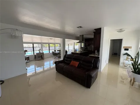 9545 SW 181st Terrace Palmetto Bay FL 33157