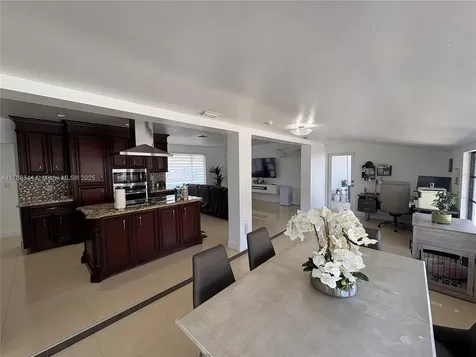 9545 SW 181st Terrace Palmetto Bay FL 33157