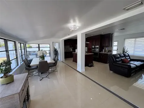 9545 SW 181st Terrace Palmetto Bay FL 33157