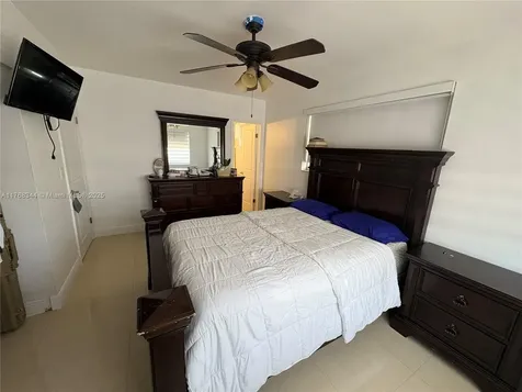 9545 SW 181st Terrace Palmetto Bay FL 33157