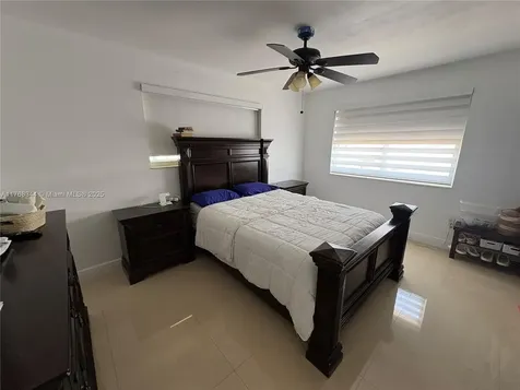9545 SW 181st Terrace Palmetto Bay FL 33157