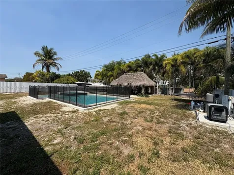 9545 SW 181st Terrace Palmetto Bay FL 33157