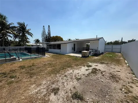 9545 SW 181st Terrace Palmetto Bay FL 33157