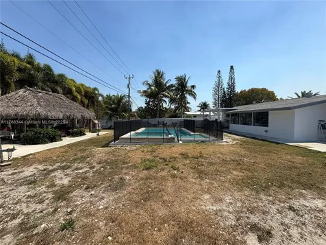 9545 SW 181st Terrace Palmetto Bay FL 33157