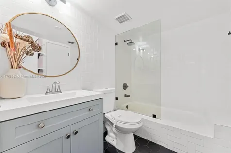 3006 N 35th Terrace Hollywood FL 33021