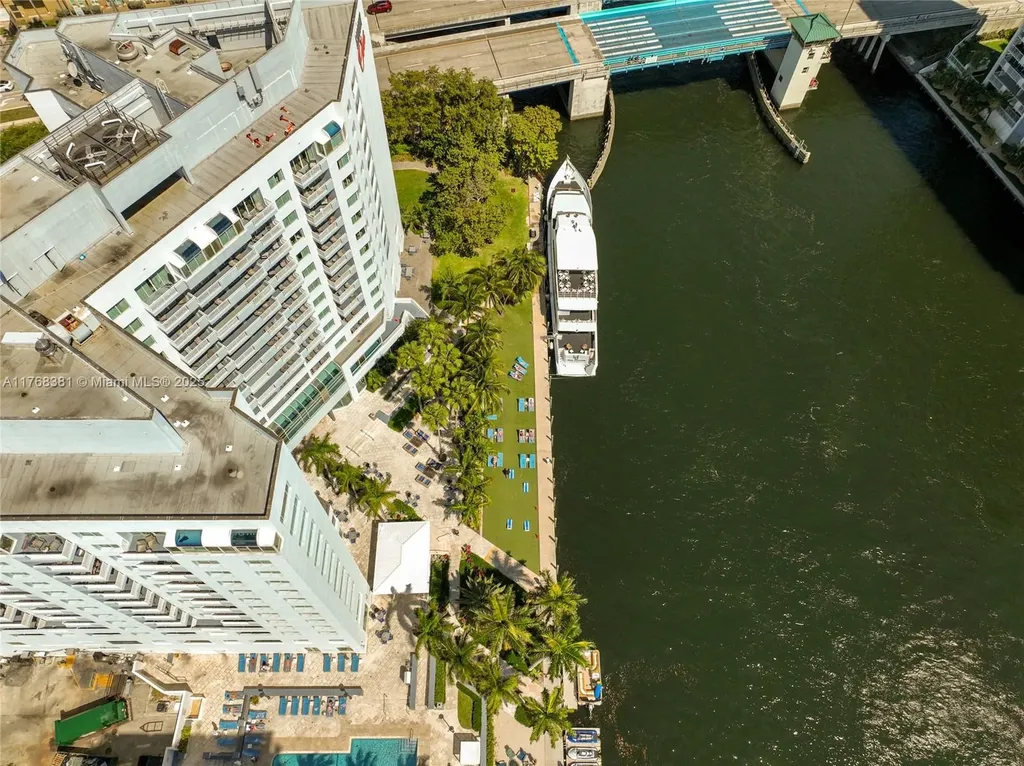 2670 E Sunrise Boulevard Fort Lauderdale FL 33304