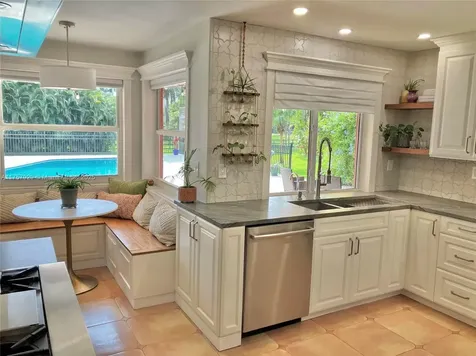 20240 SW 50th Place Southwest Ranches FL 33332