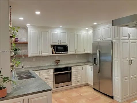 20240 SW 50th Place Southwest Ranches FL 33332
