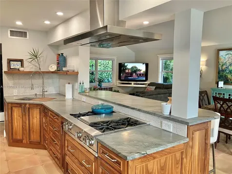 20240 SW 50th Place Southwest Ranches FL 33332