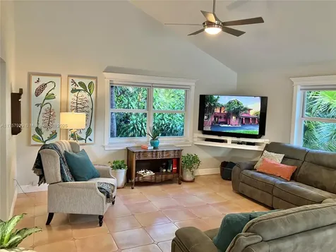 20240 SW 50th Place Southwest Ranches FL 33332