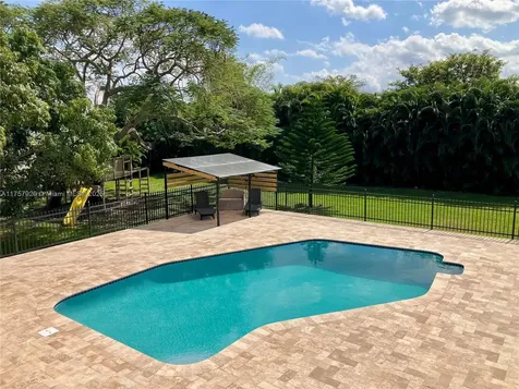 20240 SW 50th Place Southwest Ranches FL 33332
