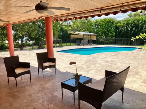 20240 SW 50th Place Southwest Ranches FL 33332