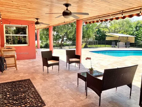 20240 SW 50th Place Southwest Ranches FL 33332