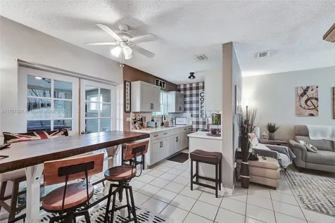 534 W 53rd Terrace Hialeah FL 33012