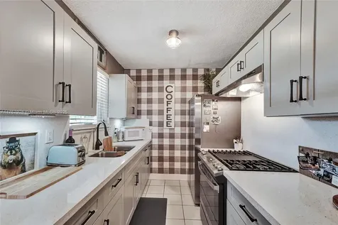 534 W 53rd Terrace Hialeah FL 33012