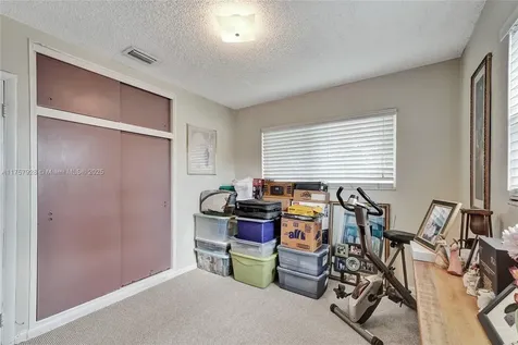 534 W 53rd Terrace Hialeah FL 33012