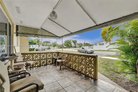 534 W 53rd Terrace Hialeah FL 33012