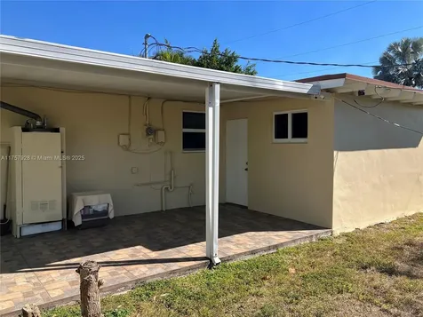 534 W 53rd Terrace Hialeah FL 33012