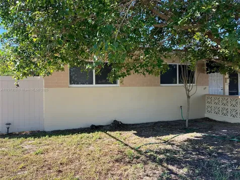 534 W 53rd Terrace Hialeah FL 33012