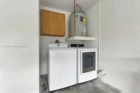 1831 NW 184th Terrace Pembroke Pines FL 33029