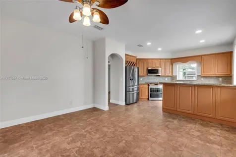 1831 NW 184th Terrace Pembroke Pines FL 33029