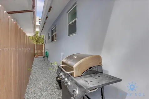 328 Missouri Street Hollywood FL 33019