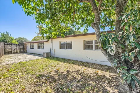 1753 NE 178th Street North Miami Beach FL 33162