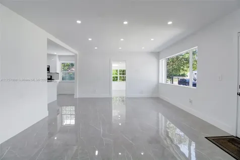 1400 NW 57th Street Miami FL 33142