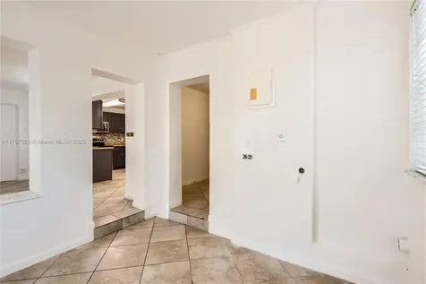 2310 N 65th Way Hollywood FL 33024
